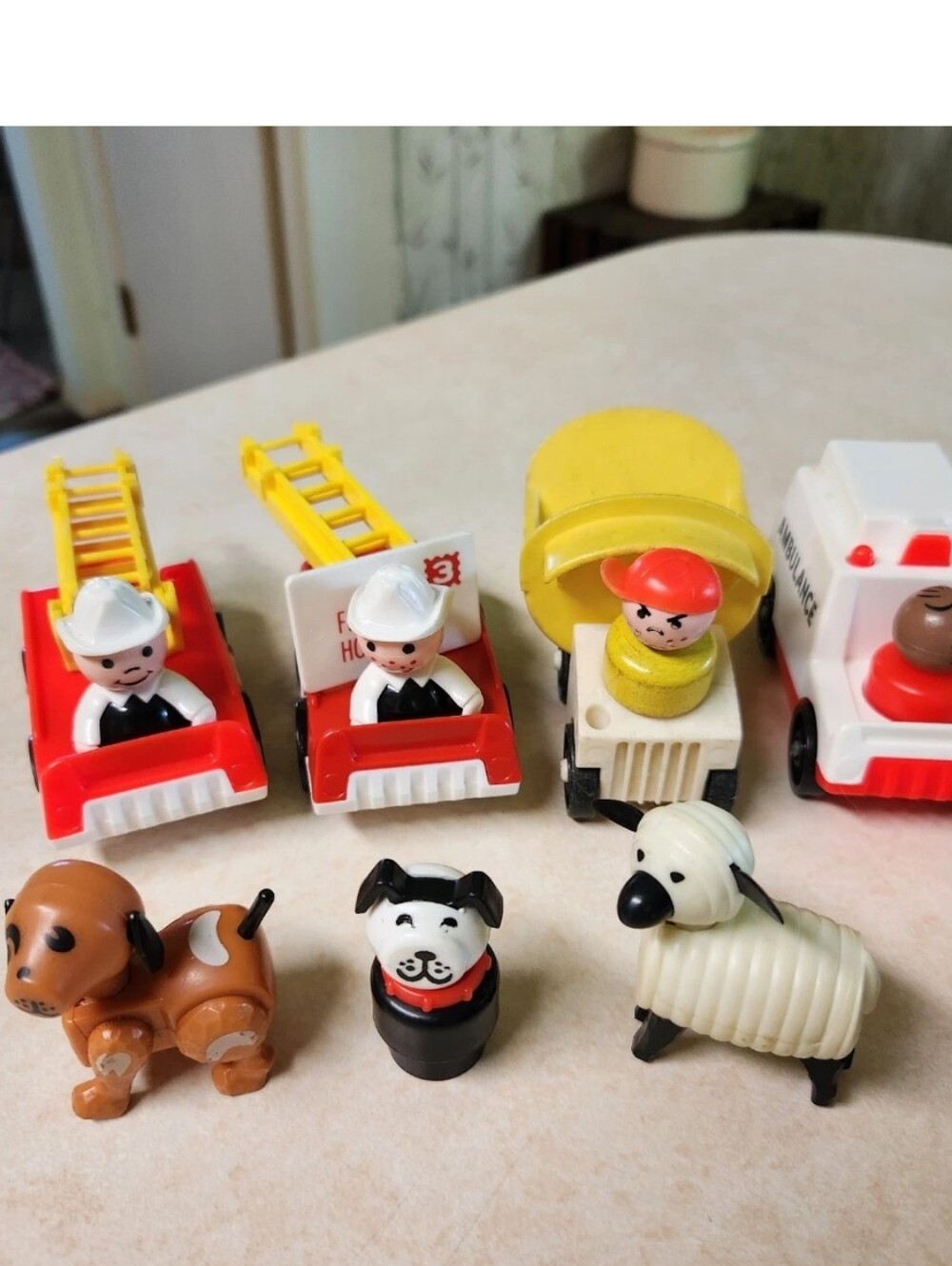 Vintage Fisher Price Little People 28 Pc Accessories Cars Animals Figures Lot - Picture 2 of 8